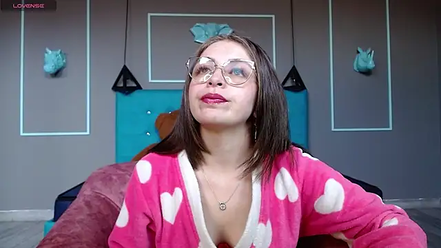 Snapshot of _isaabellaa chatting on 09-22-25, 12:07  isaabellaa online show from 09-22-25, 12:07