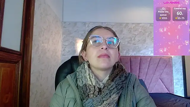 Snapshot of _isaabellaa chatting on 10-17-25, 11:46  isaabellaa online show from 10-17-25, 11:46