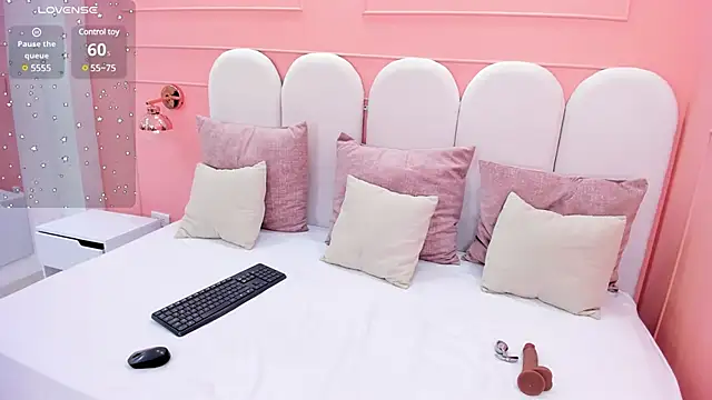 Snapshot of helen_kinett chatting on 12-21-24, 07:16 helen kinett online show from 12-21-24, 07:16