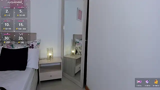 Snapshot of helen_kinett chatting on 02-25-25, 10:07 helen kinett online show from 02-25-25, 10:07