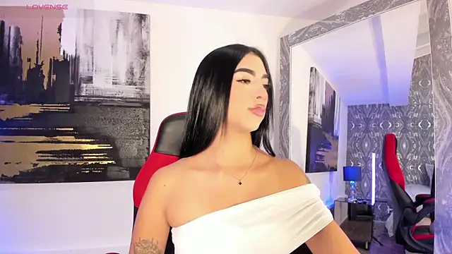 AriRobert  online show from 10-29-25, 03:53