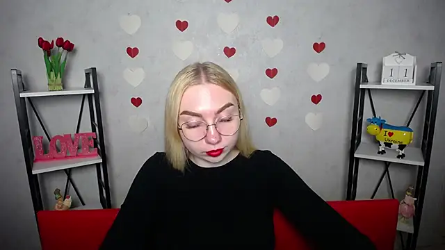 BeatriceFly online show from 12-11-24, 12:23