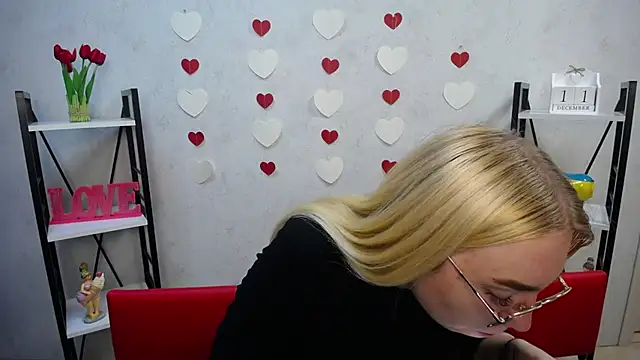 BeatriceFly online show from 12-11-24, 04:09