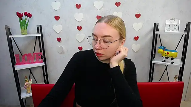 BeatriceFly online show from 12-12-24, 06:03