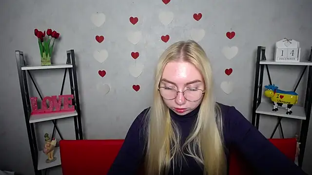 BeatriceFly online show from 12-14-24, 12:33