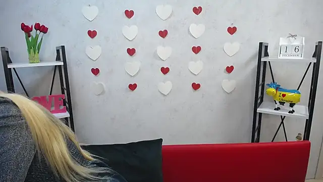 BeatriceFly online show from 12-16-24, 09:14