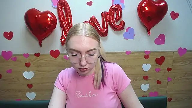 BeatriceFly online show from 02-18-25, 09:21