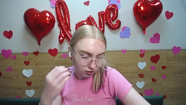 BeatriceFly online show from 02-18-25, 12:28