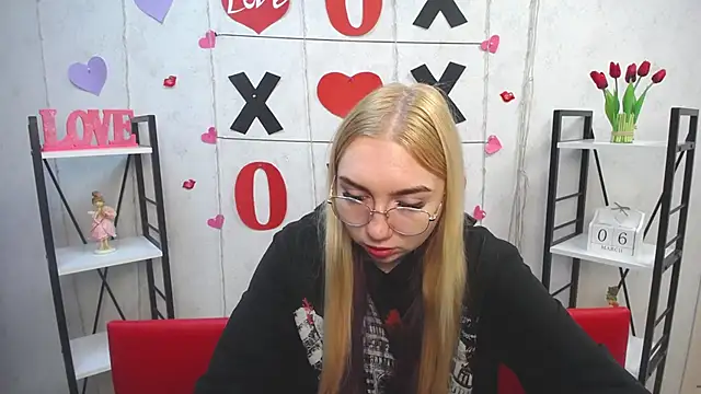 BeatriceFly online show from 03-06-25, 07:36