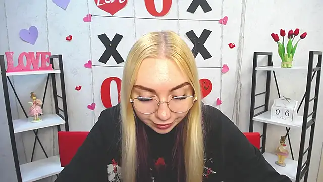 BeatriceFly online show from 03-06-25, 10:41