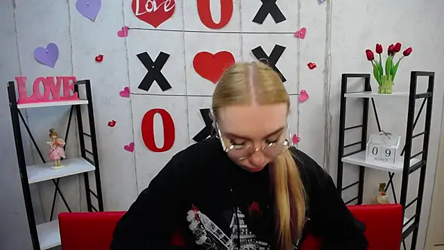 BeatriceFly online show from 03-10-25, 06:27