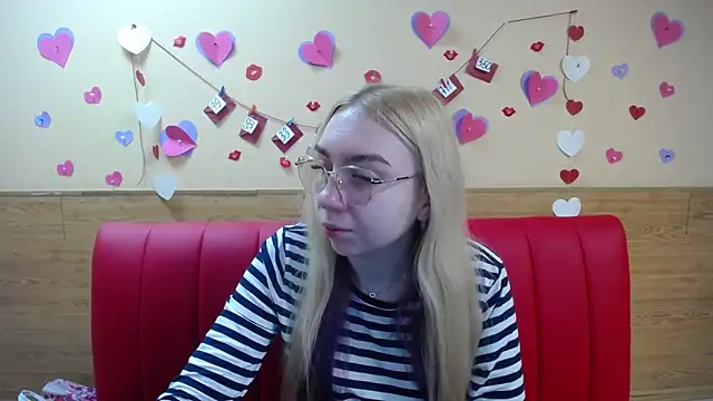 BeatriceFly online show from 03-13-25, 06:05