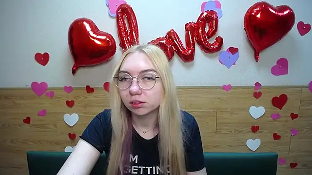 BeatriceFly online show from 03-17-25, 06:07