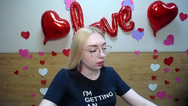 BeatriceFly online show from 03-17-25, 12:14