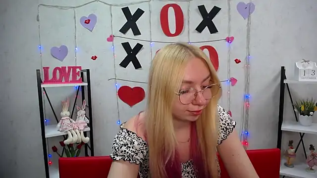 BeatriceFly online show from 09-13-25, 12:16