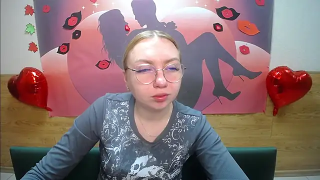 BeatriceFly online show from 10-04-25, 05:49