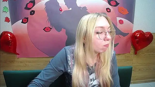 BeatriceFly online show from 10-15-25, 12:38