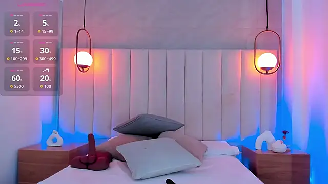 Hanna Moonlight  online show from 10-10-25, 08:30