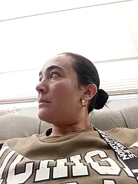 skayhot  online show from 03-05-25, 04:24