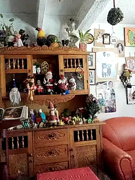 skayhot  online show from 12-17-25, 02:34