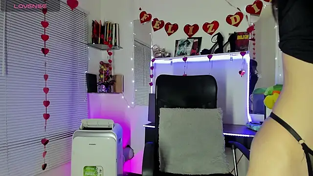 Snapshot of YUKIODAVIS chatting on 02-21-25, 12:27 YUKIODAVIS online show from 02-21-25, 12:27