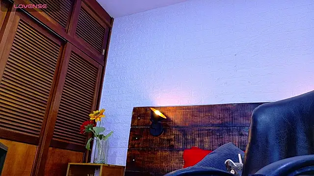 Snapshot of Celeste_sanz chatting on 12-14-25, 12:54 Celeste sanz online show from 12-14-25, 12:54