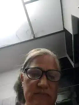 Snapshot of Edged_Hot69 chatting on 12-23-24, 03:44 Edged Hot69 online show from 12-23-24, 03:44