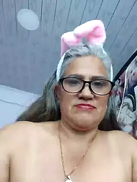 Snapshot of Edged_Hot69 chatting on 12-28-24, 05:35 Edged Hot69 online show from 12-28-24, 05:35