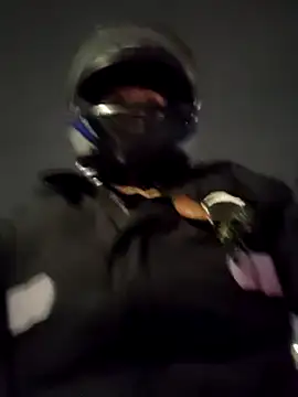 Snapshot of Edged_Hot69 chatting on 03-05-25, 10:33 Edged Hot69 online show from 03-05-25, 10:33