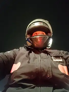 Snapshot of Edged_Hot69 chatting on 03-07-25, 10:24 Edged Hot69 online show from 03-07-25, 10:24