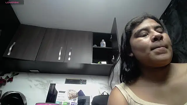 iniyalaboni online show from 10-24-25, 08:05