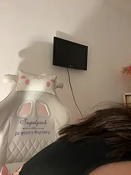 Snapshot of Hot_malak chatting on 12-18-24, 09:18 Hot malak online show from 12-18-24, 09:18