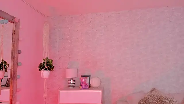 Snapshot of DahianaWalcott chatting on 12-02-24, 09:39 DahianaWalcott online show from 12-02-24, 09:39