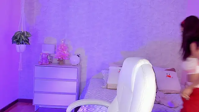 Snapshot of DahianaWalcott chatting on 12-10-24, 04:38 DahianaWalcott online show from 12-10-24, 04:38