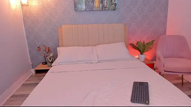 Snapshot of DahianaWalcott chatting on 12-12-24, 09:48 DahianaWalcott online show from 12-12-24, 09:48