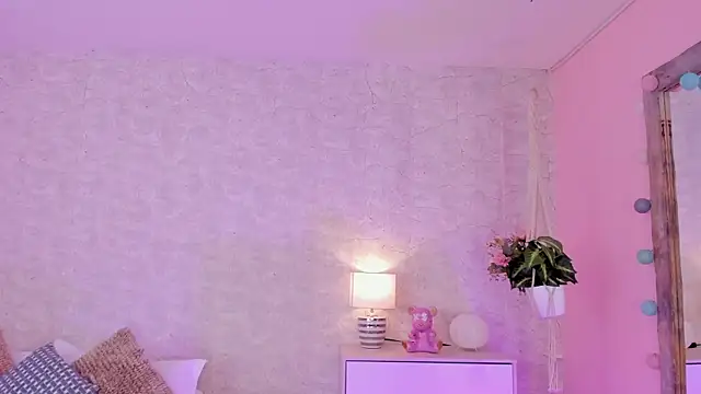 Snapshot of DahianaWalcott chatting on 02-28-25, 01:05 DahianaWalcott online show from 02-28-25, 01:05