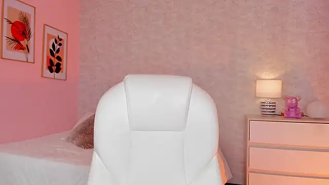 Snapshot of DahianaWalcott chatting on 03-05-25, 02:03 DahianaWalcott online show from 03-05-25, 02:03