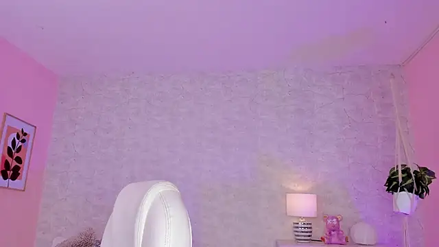 Snapshot of DahianaWalcott chatting on 03-05-25, 09:04 DahianaWalcott online show from 03-05-25, 09:04