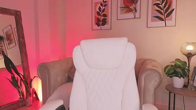 DahianaWalcott online show from 04-16-26, 09:39