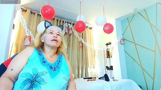 girl amada online show from 09-15-25, 03:23