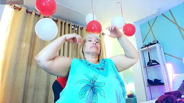 girl amada online show from 09-18-25, 02:41