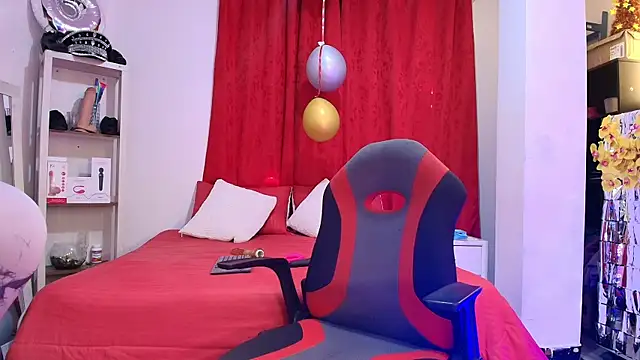 girl amada online show from 02-12-26, 08:15