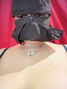 Snapshot of Battaa chatting on 12-18-24, 05:42 Battaa online show from 12-18-24, 05:42