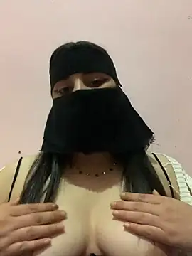 Snapshot of Miss-Soka chatting on 12-13-24, 12:31 Miss-Soka online show from 12-13-24, 12:31