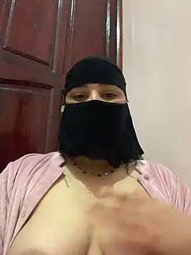 Snapshot of Miss-Soka chatting on 12-25-24, 06:09 Miss-Soka online show from 12-25-24, 06:09