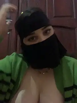 Snapshot of Miss-Soka chatting on 12-30-24, 05:15 Miss-Soka online show from 12-30-24, 05:15