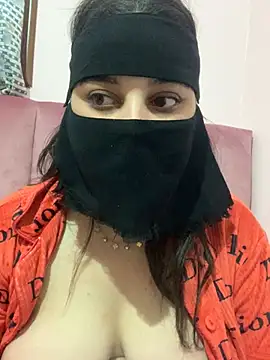 Snapshot of Miss-Soka chatting on 01-19-25, 07:36 Miss-Soka online show from 01-19-25, 07:36