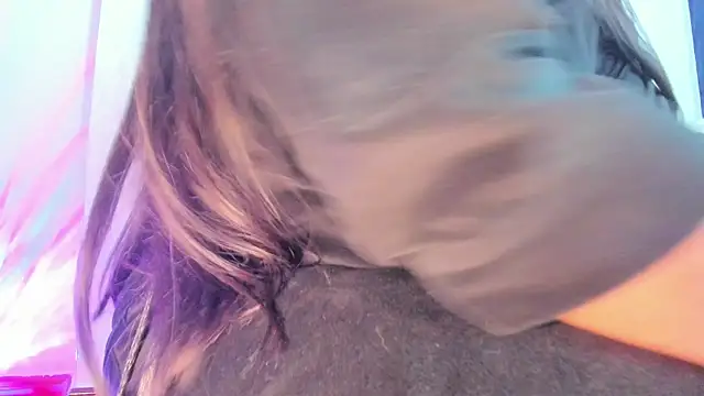 Snapshot of emiily15__ chatting on 03-06-25, 08:59 emiily15 online show from 03-06-25, 08:59