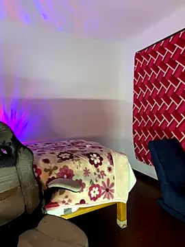 Snapshot of emiily15__ chatting on 10-18-25, 10:54 emiily15 online show from 10-18-25, 10:54