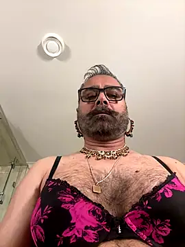 Snapshot of Desibabe69 chatting on 12-17-25, 03:56 Desibabe69 online show from 12-17-25, 03:56